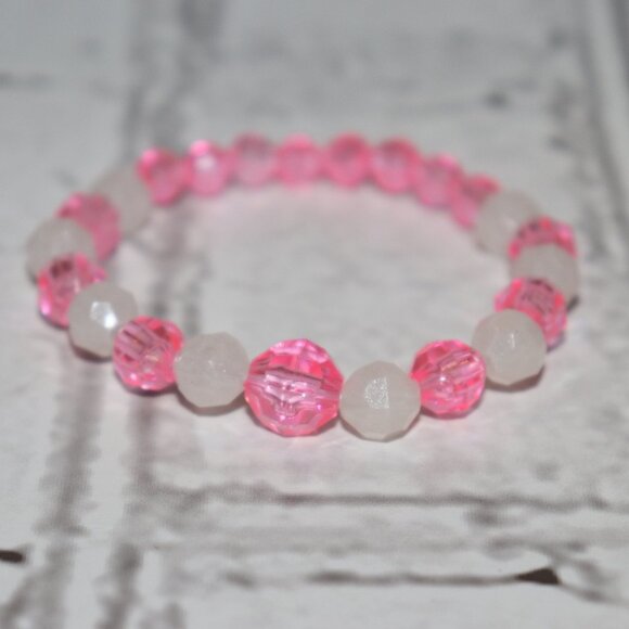 Beautiful lightweight Pink and Glow in the dark crystal beaded bracelet 7" NWOT - Picture 1 of 5